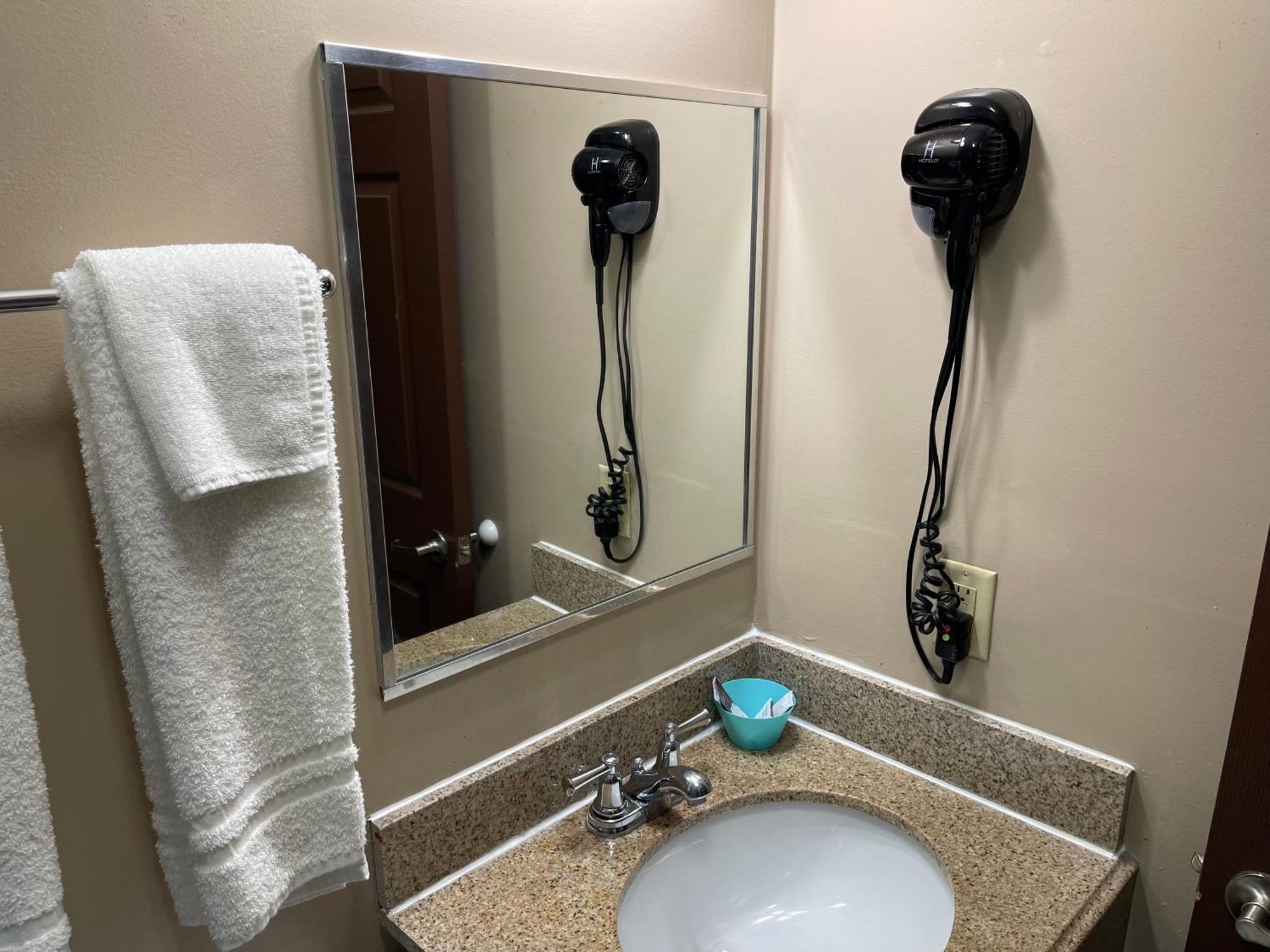 אשטבולה Economy Inn & Suites מראה חיצוני תמונה