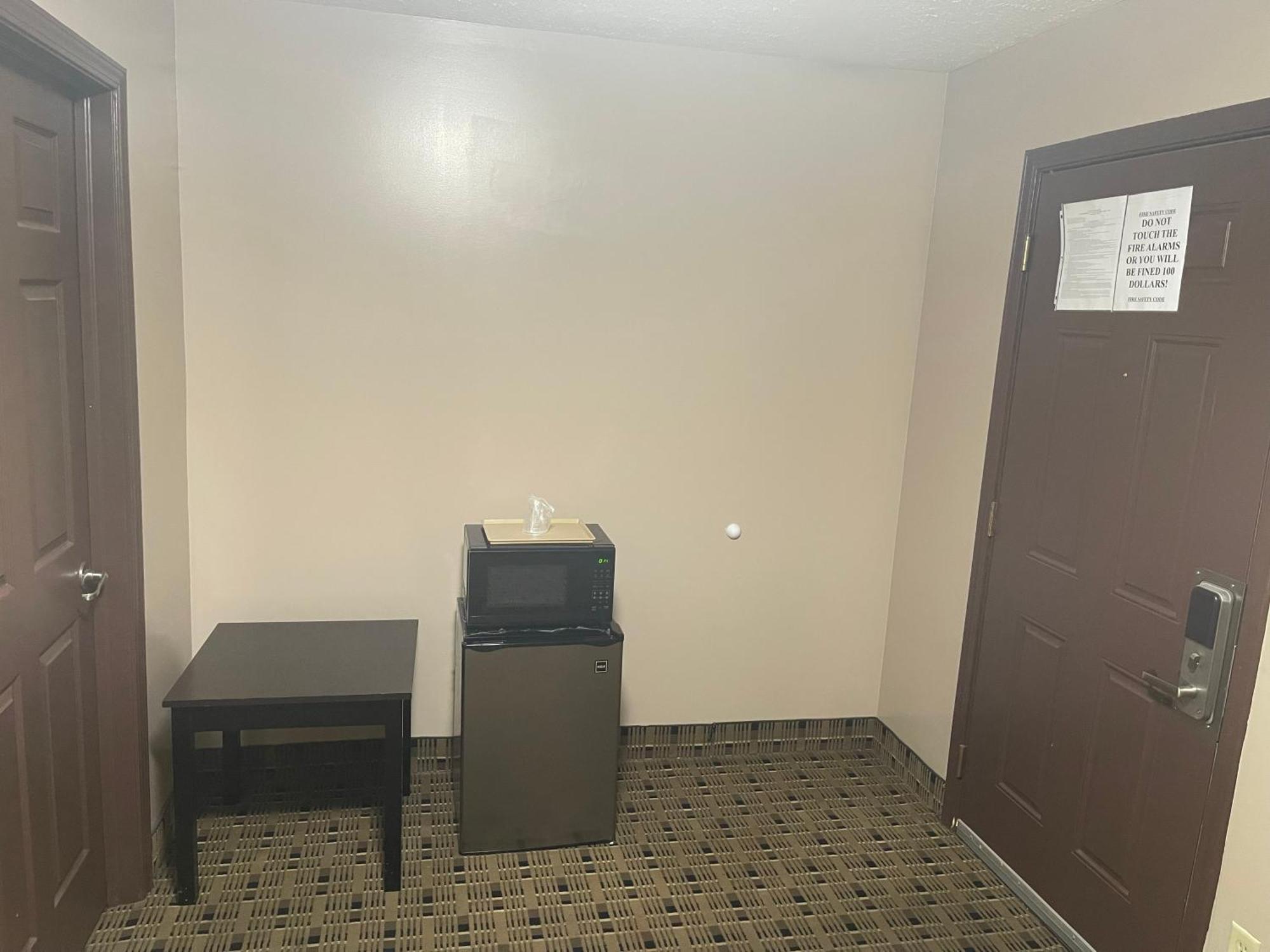 אשטבולה Economy Inn & Suites מראה חיצוני תמונה