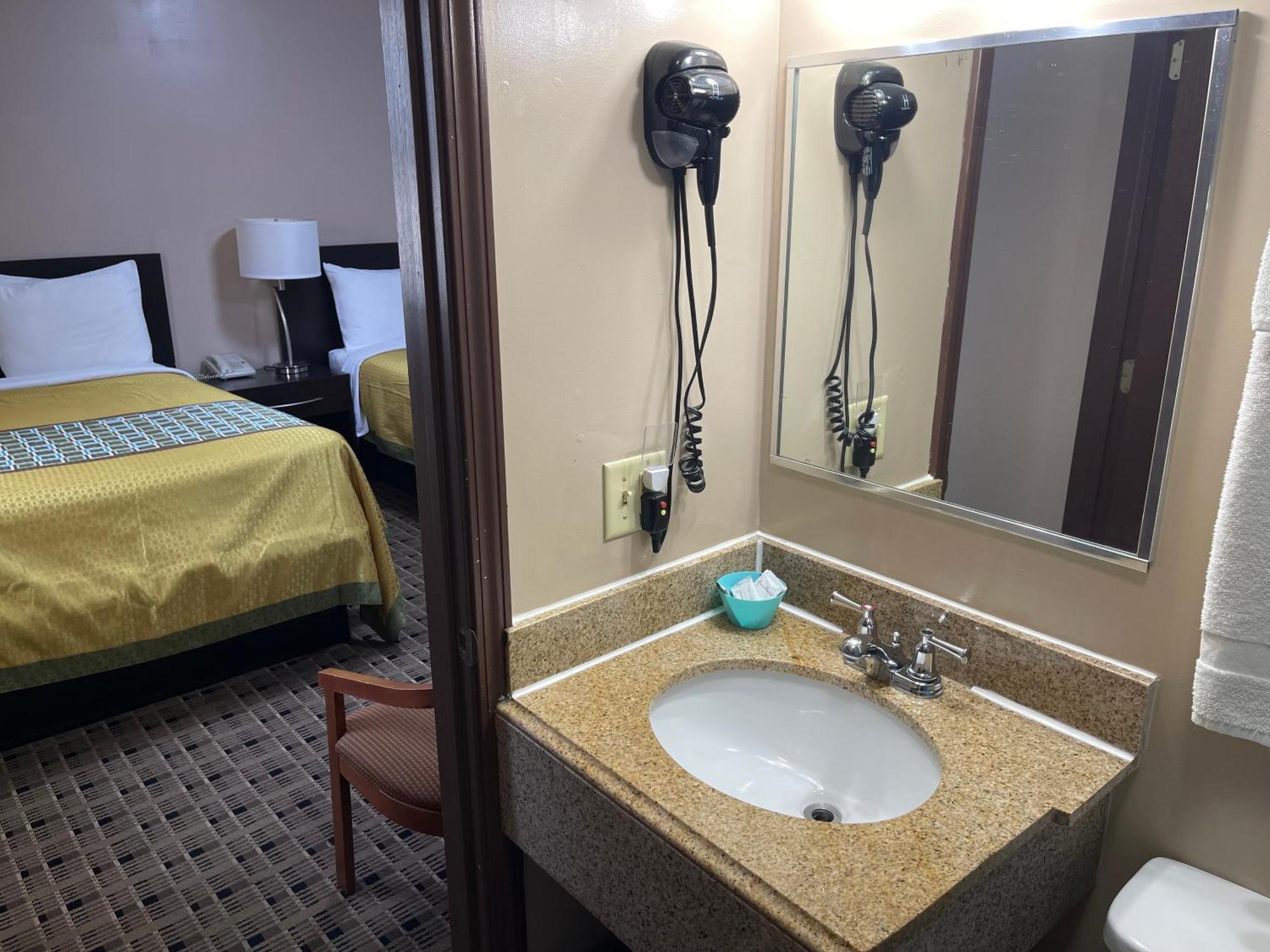 אשטבולה Economy Inn & Suites מראה חיצוני תמונה